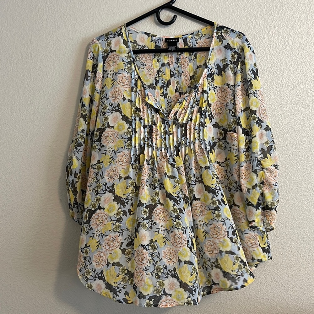 Torrid womens top